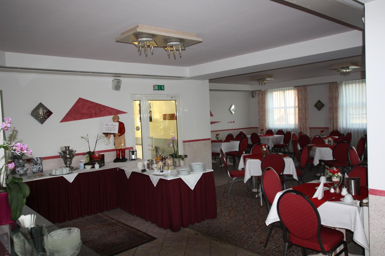 Hotel Buergerhof Hohenstein-Ernstthal Exterior photo